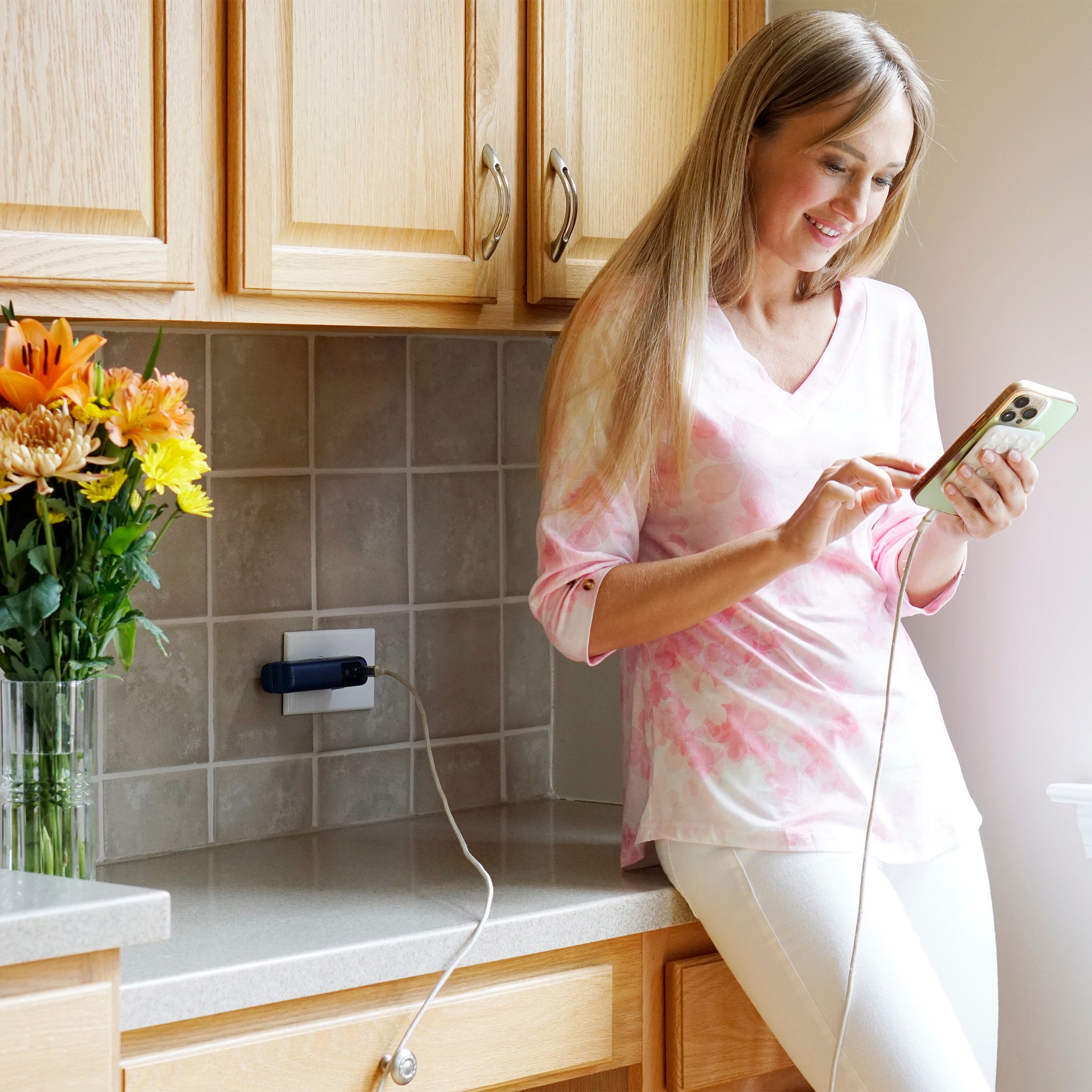 10,000mAh Handheld Power Bank with Built-In Cables & AC Plug